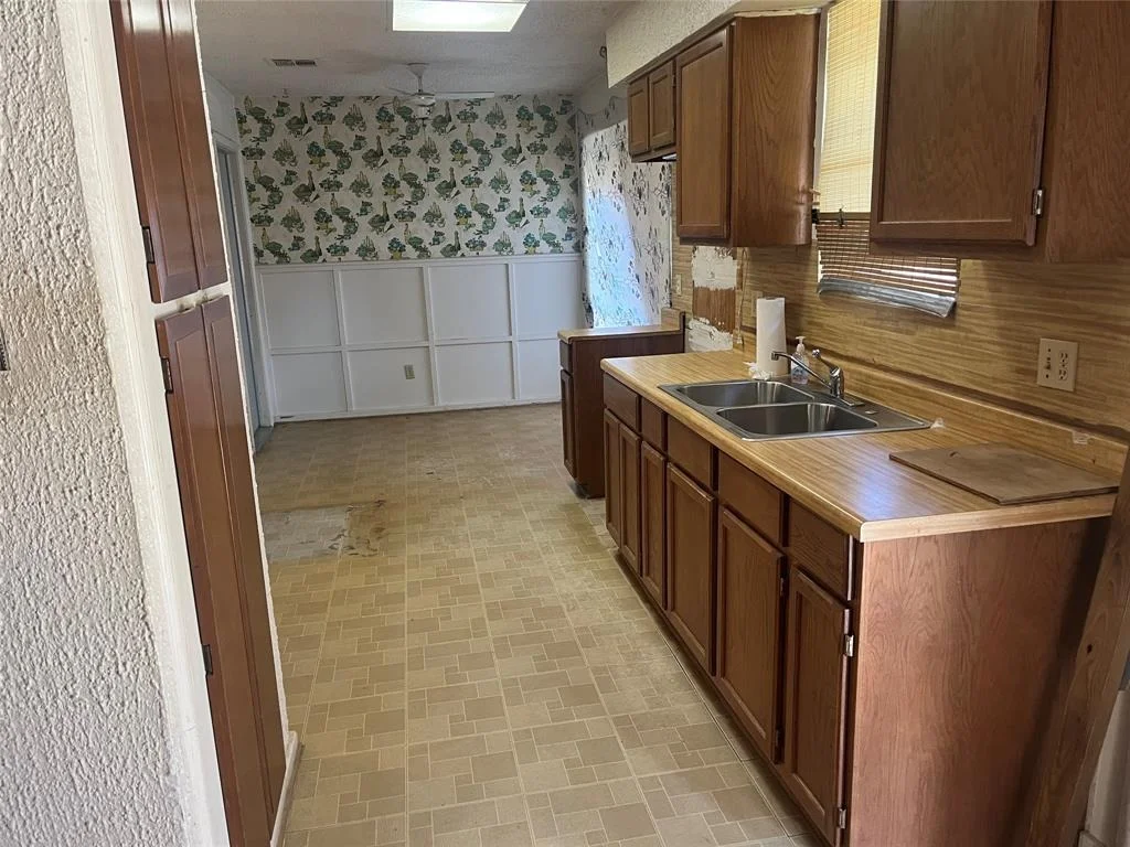 Photo of 10903 Dunlap Street