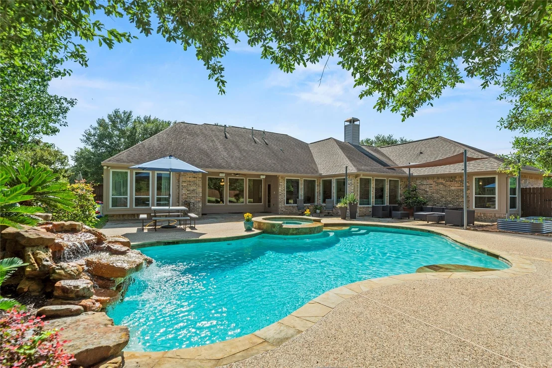 Photo of 16614 Rose Trail