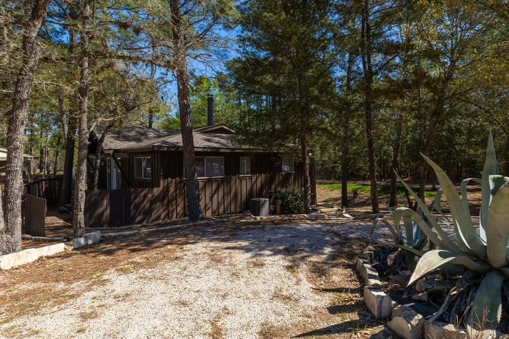 Photo of 104 Broken Bow