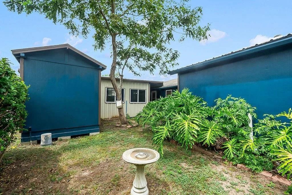 Photo of 4415 W Bayshore Drive