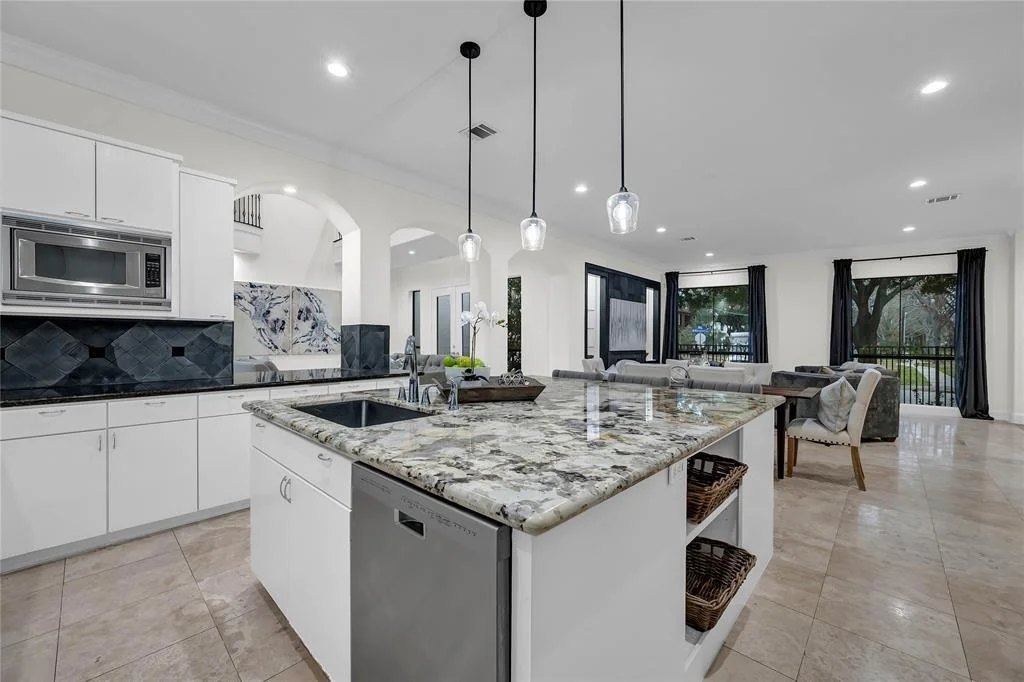 Photo of 3935 Riley Street