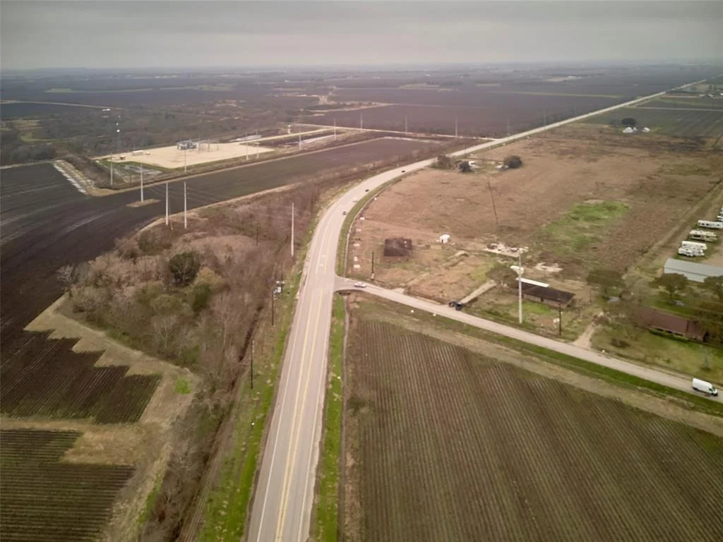 Photo of 8310 Power Line Road