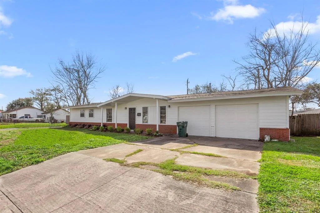 Photo of 203 Allendale Road