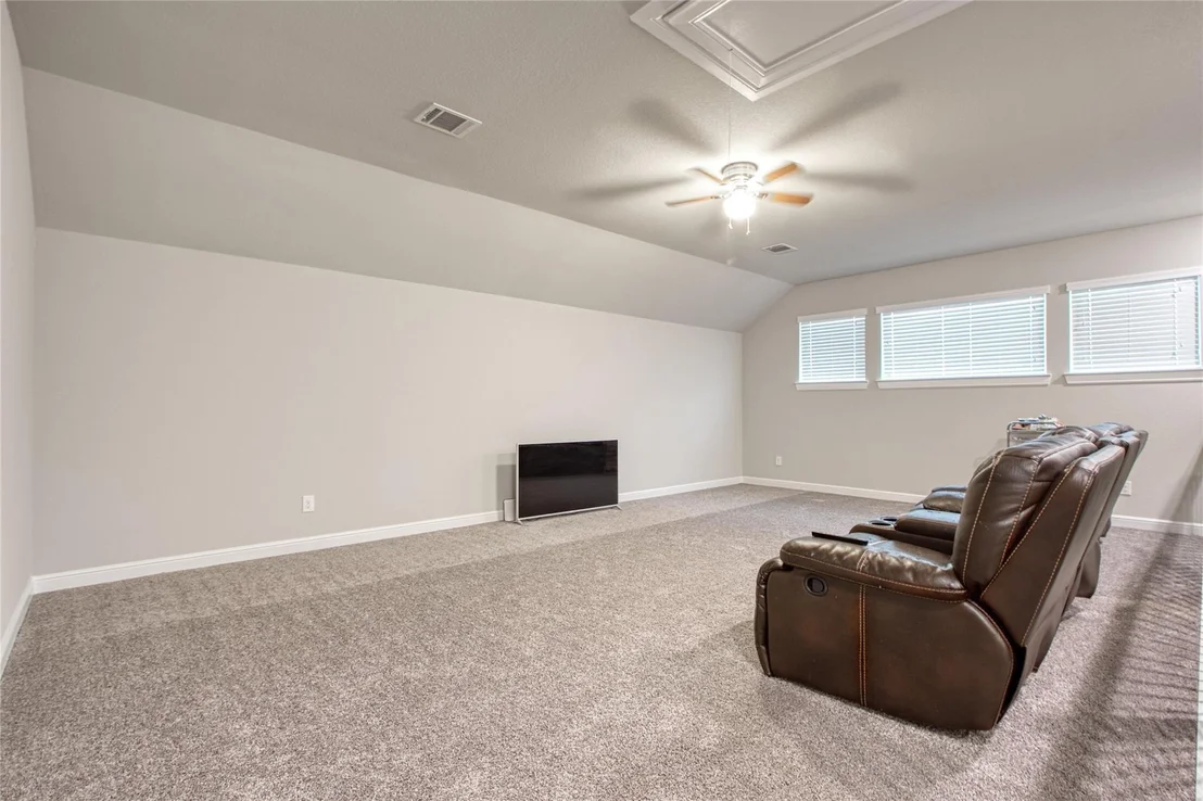 Photo of 6919 Red Oak Drive