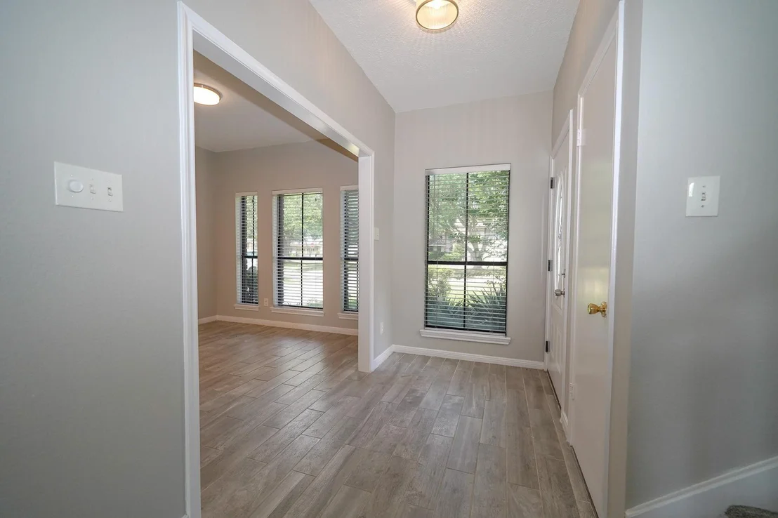 Photo of 4610 Sunshine Drive