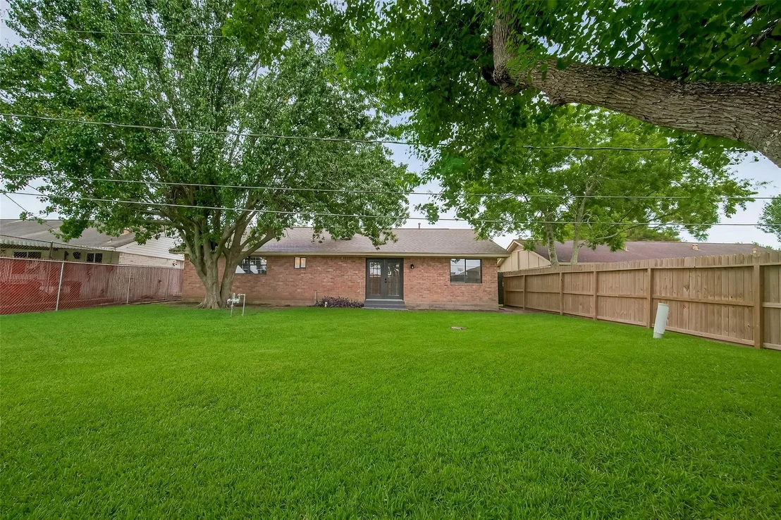 Photo of 2004 Cheryl Drive
