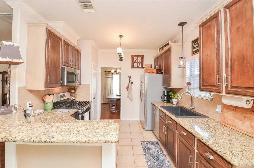 Photo of 6102 Pine Lakes Drive