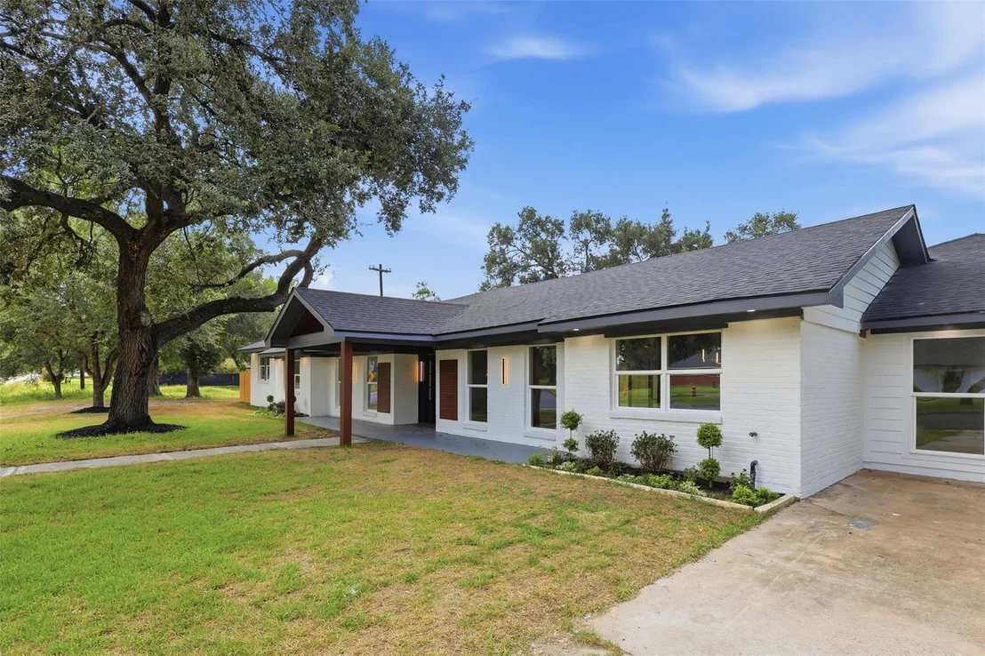 Photo of 4829 Willowbend Boulevard