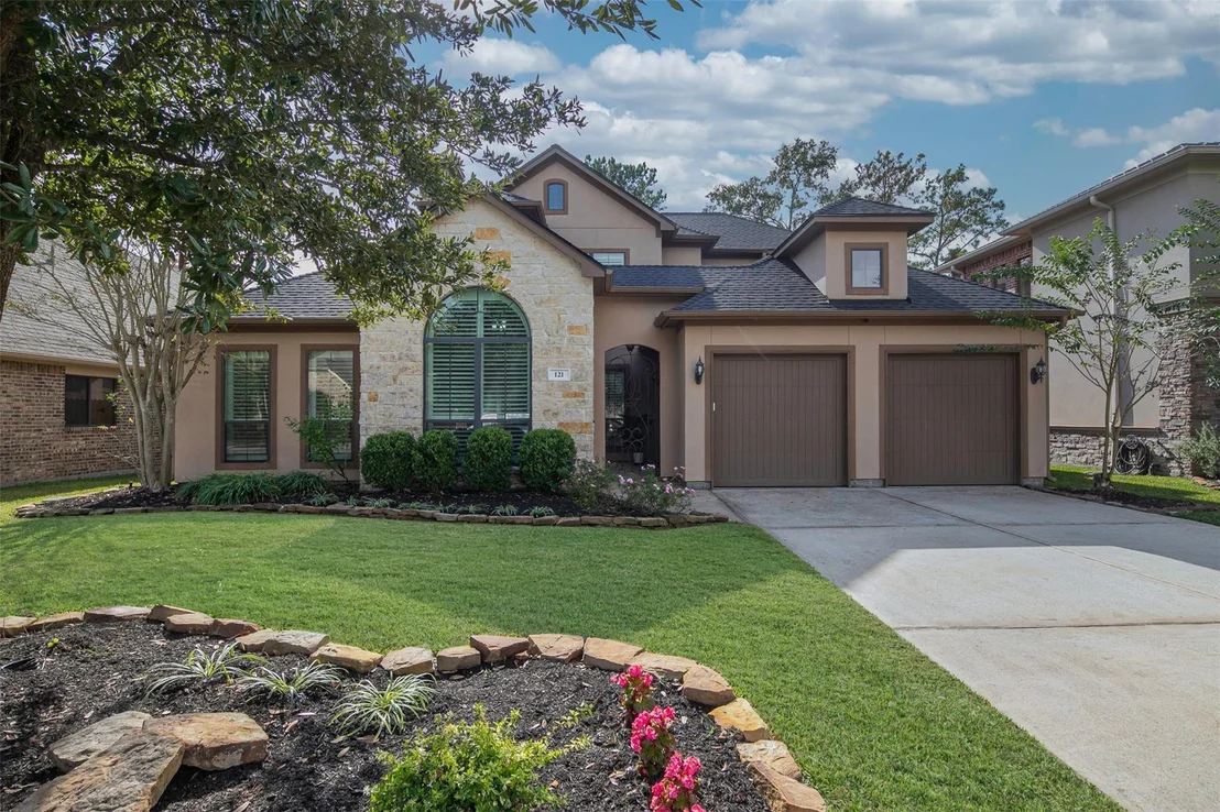 Photo of 121 Silverstone Lane