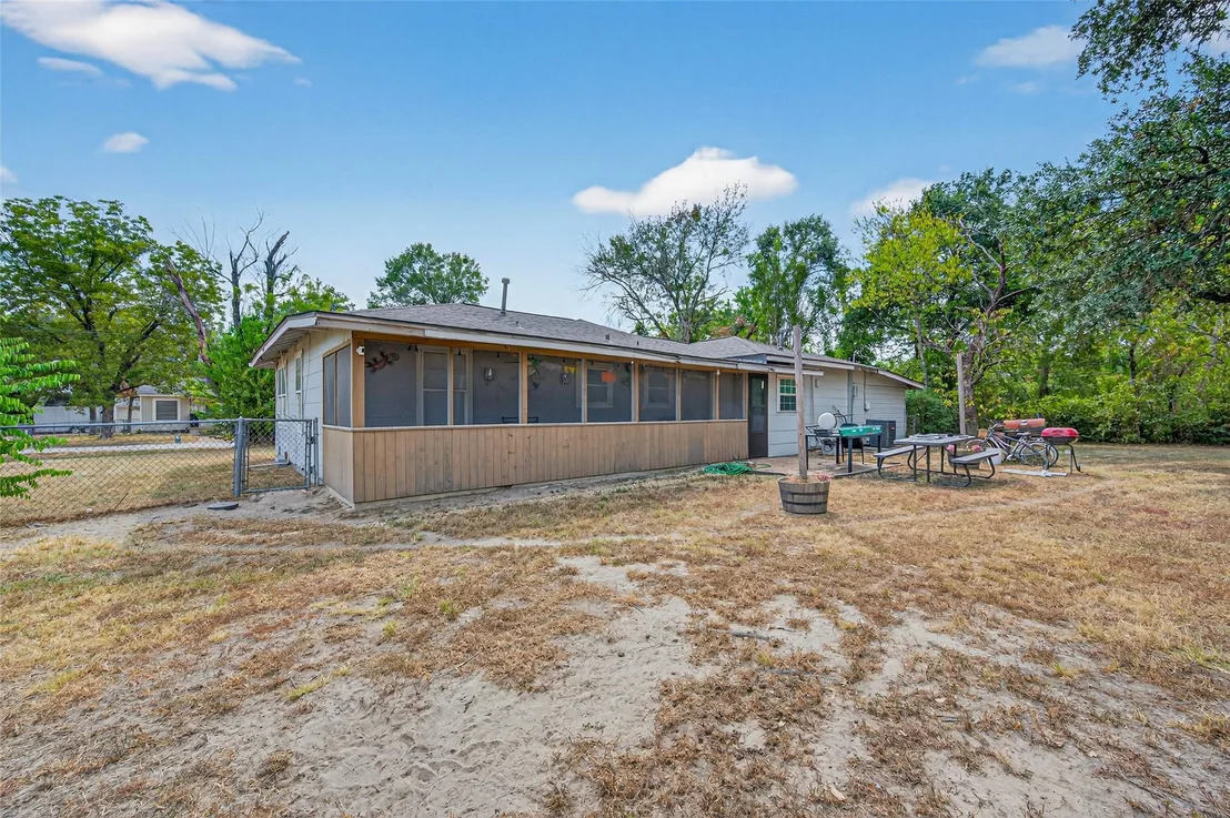 Photo of 702 Churchill Drive
