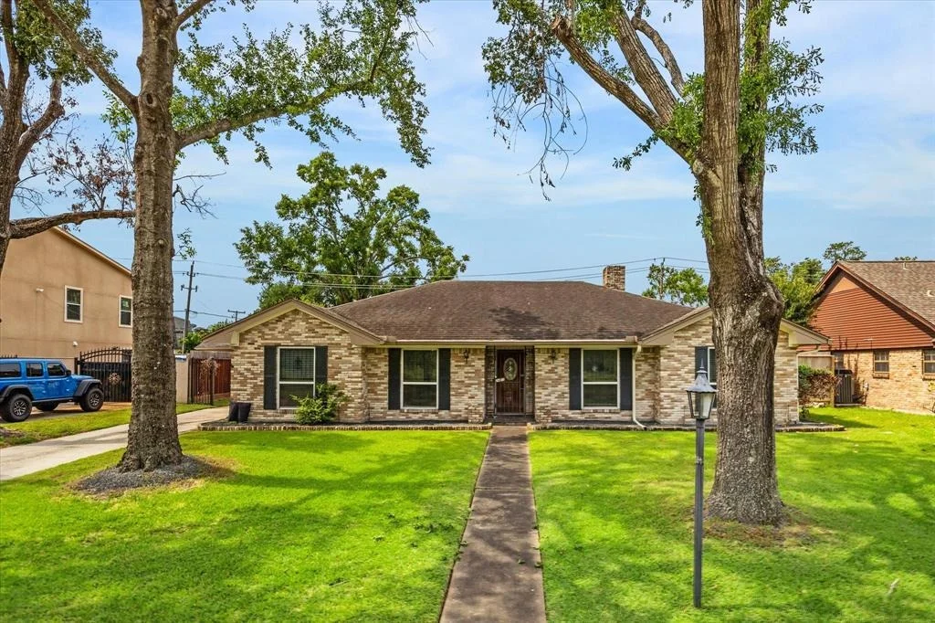 Photo of 2415 W T C Jester Boulevard