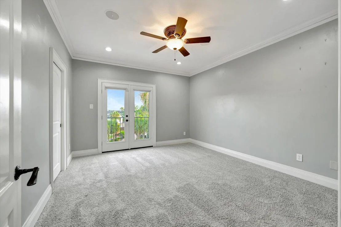 Photo of 2240 Marina Way