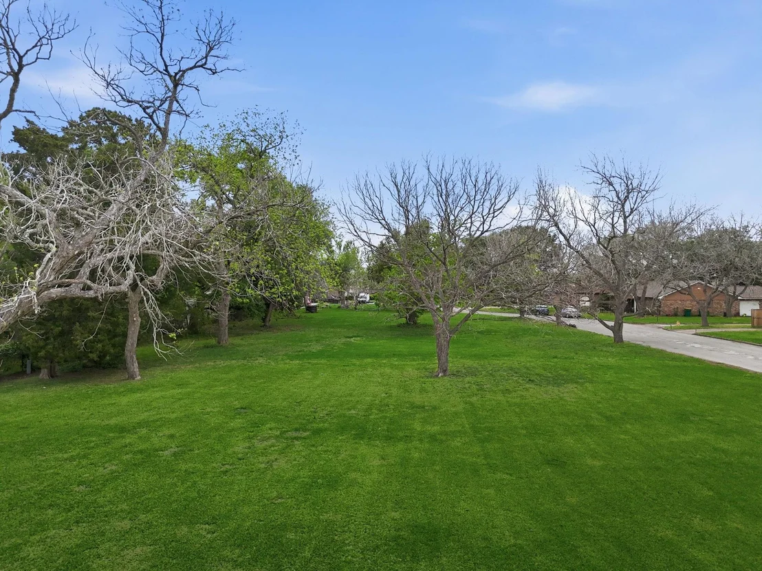 Photo of 1124 Estate Drive