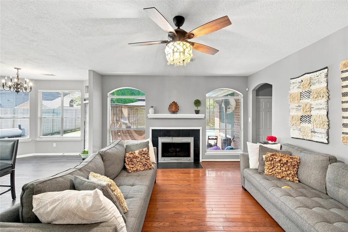 Photo of 10827 Oak Acres Drive
