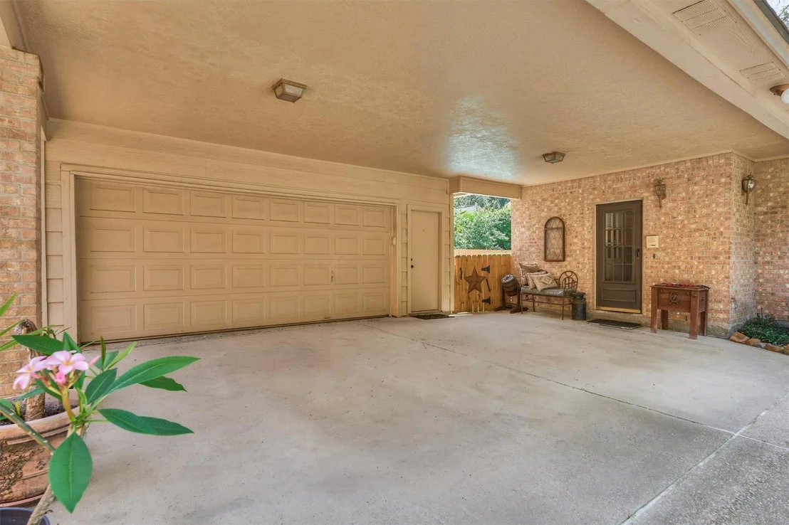 Photo of 423 Pine Edge Drive