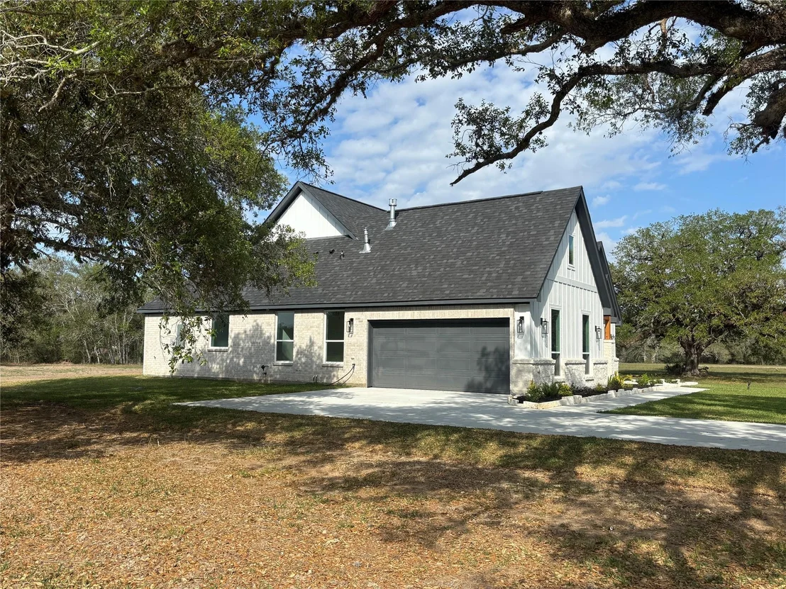 Photo of 45 Center Tree Drive