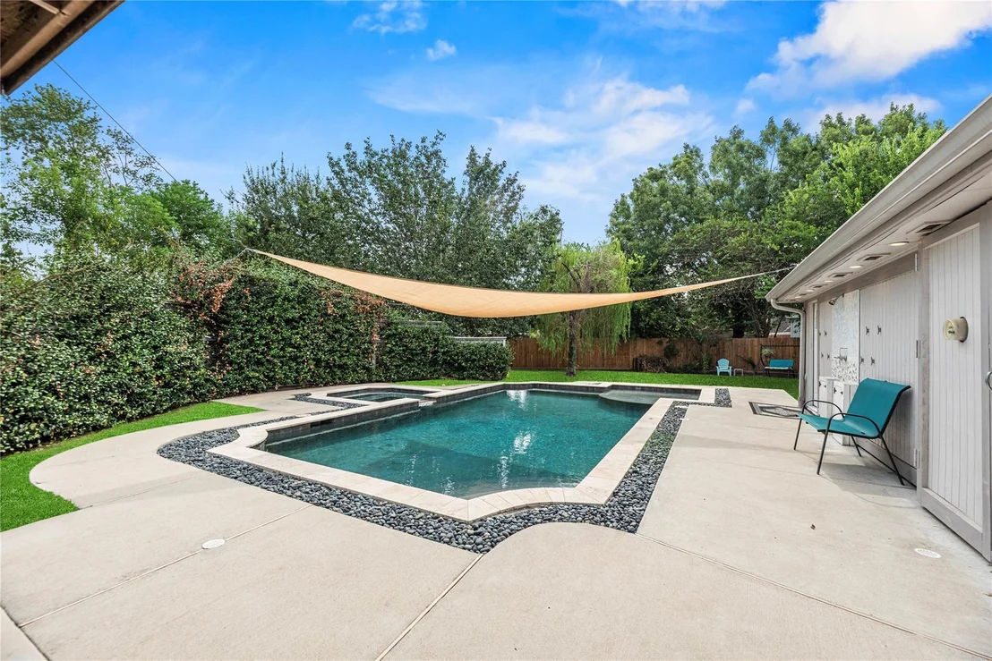 Photo of 2418 Pebbledowne Circle