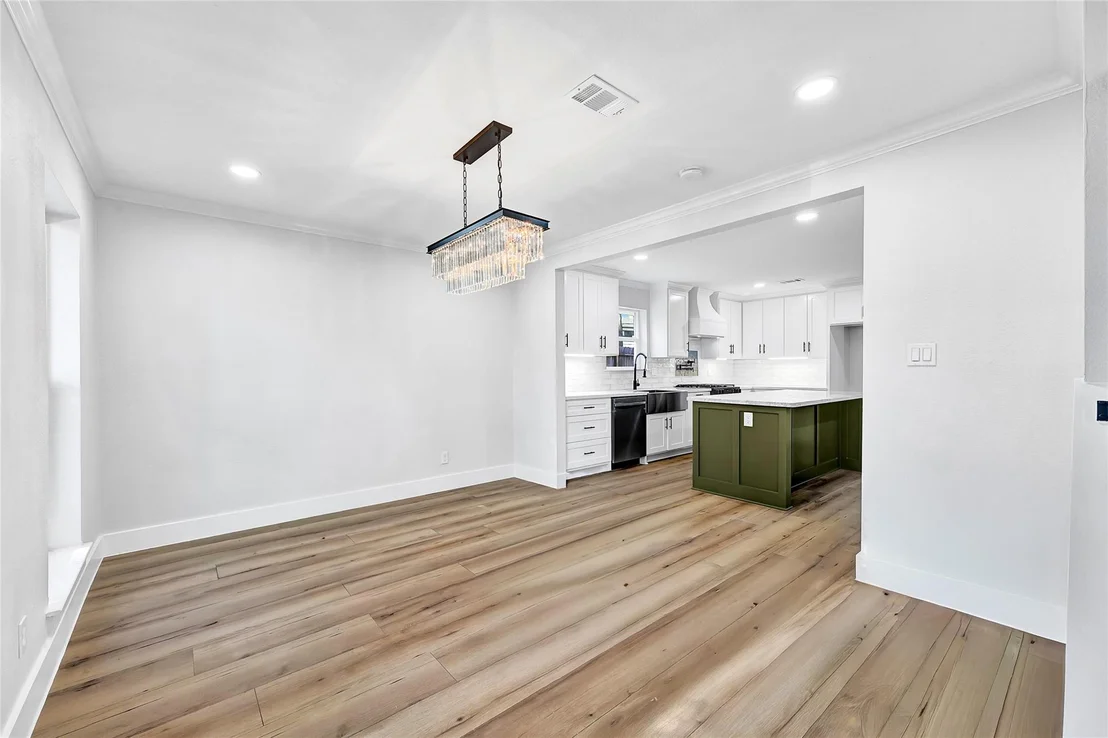 Photo of 5610 Oak Trail Lane