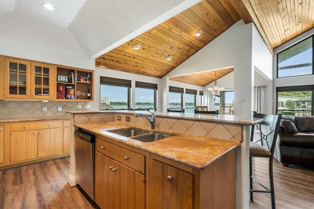Photo of 1022 Lake View Drive