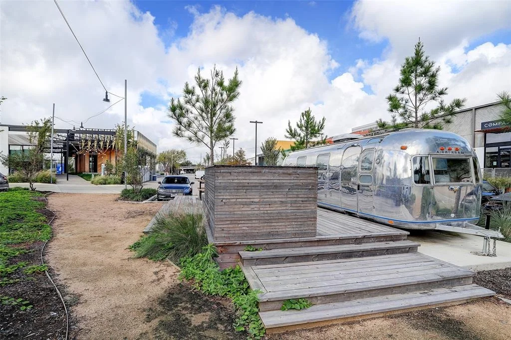 Photo of 710 N Shepherd Drive