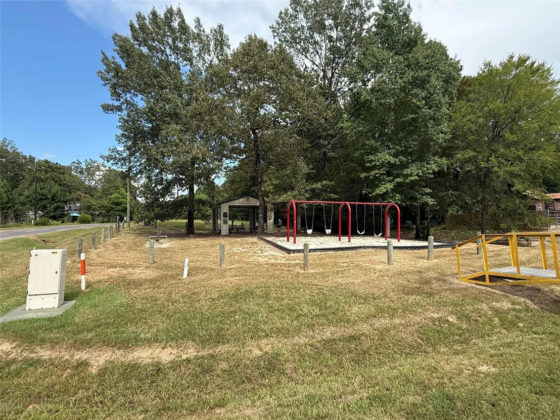 Photo of 10 Leaning Oak Drive
