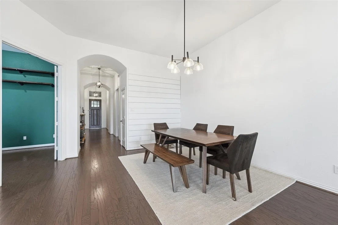 Photo of 28007 Castle Park Lane
