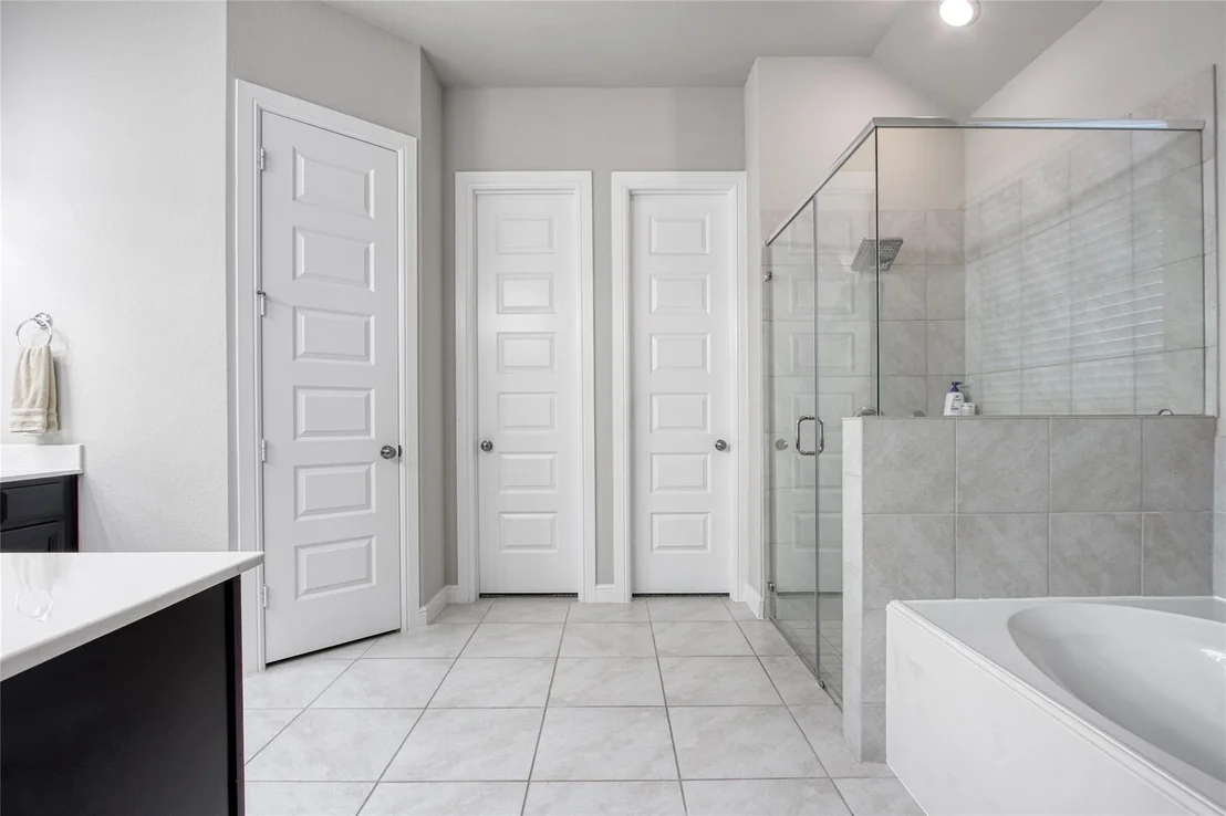 Photo of 6919 Red Oak Drive