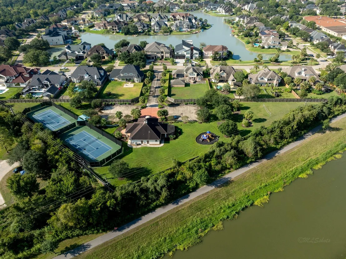 Photo of 1802 Sparrows Ridge