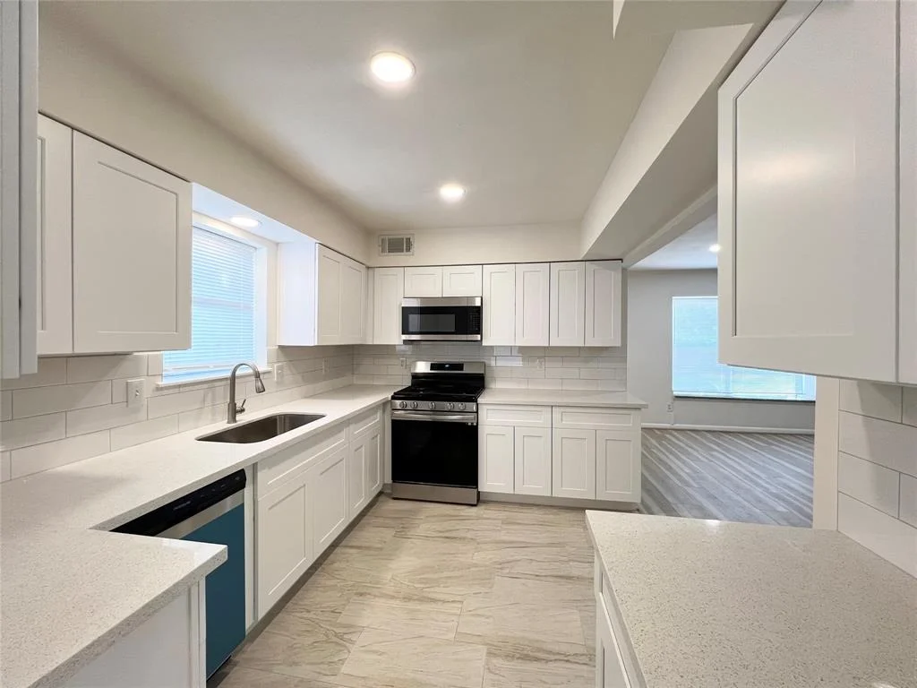 Photo of 11910 Pompano Lane