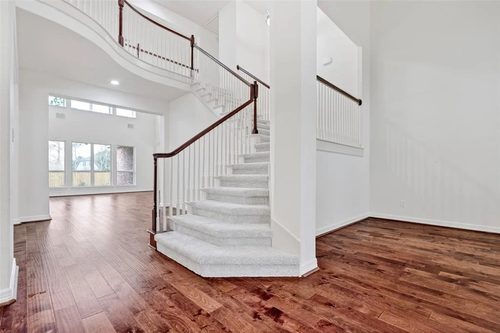 Photo of 55 E Hullwood Circle
