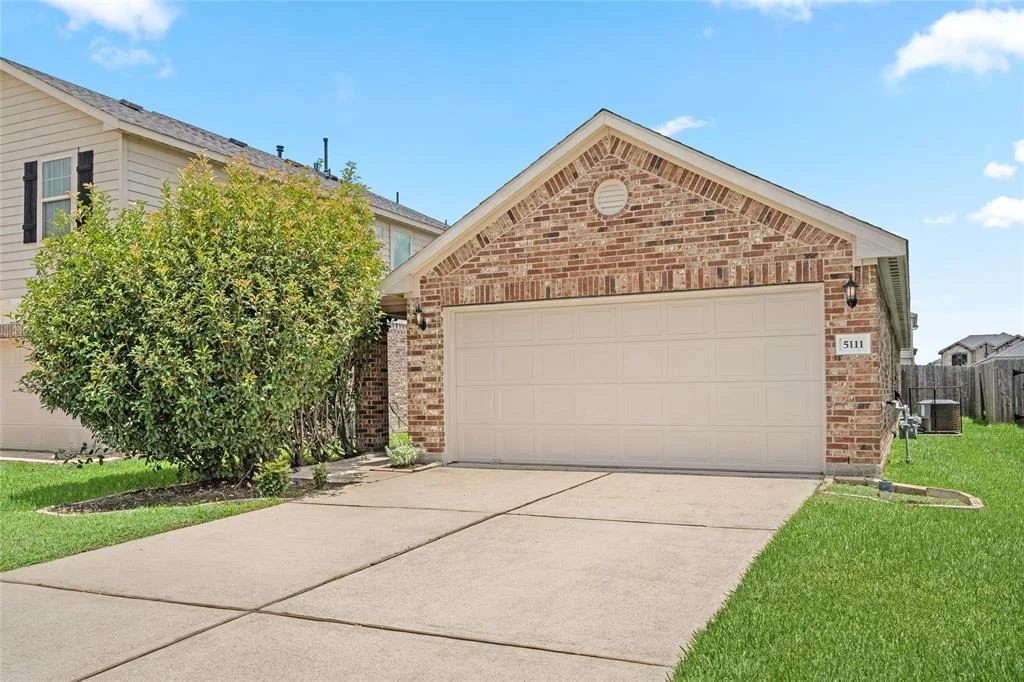 Photo of 5111 Lagoon Court