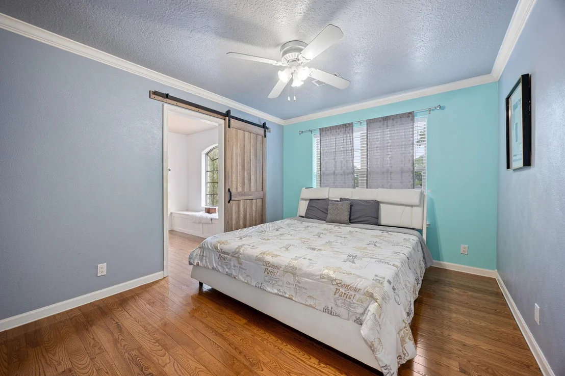 Photo of 21427 Tophill Drive