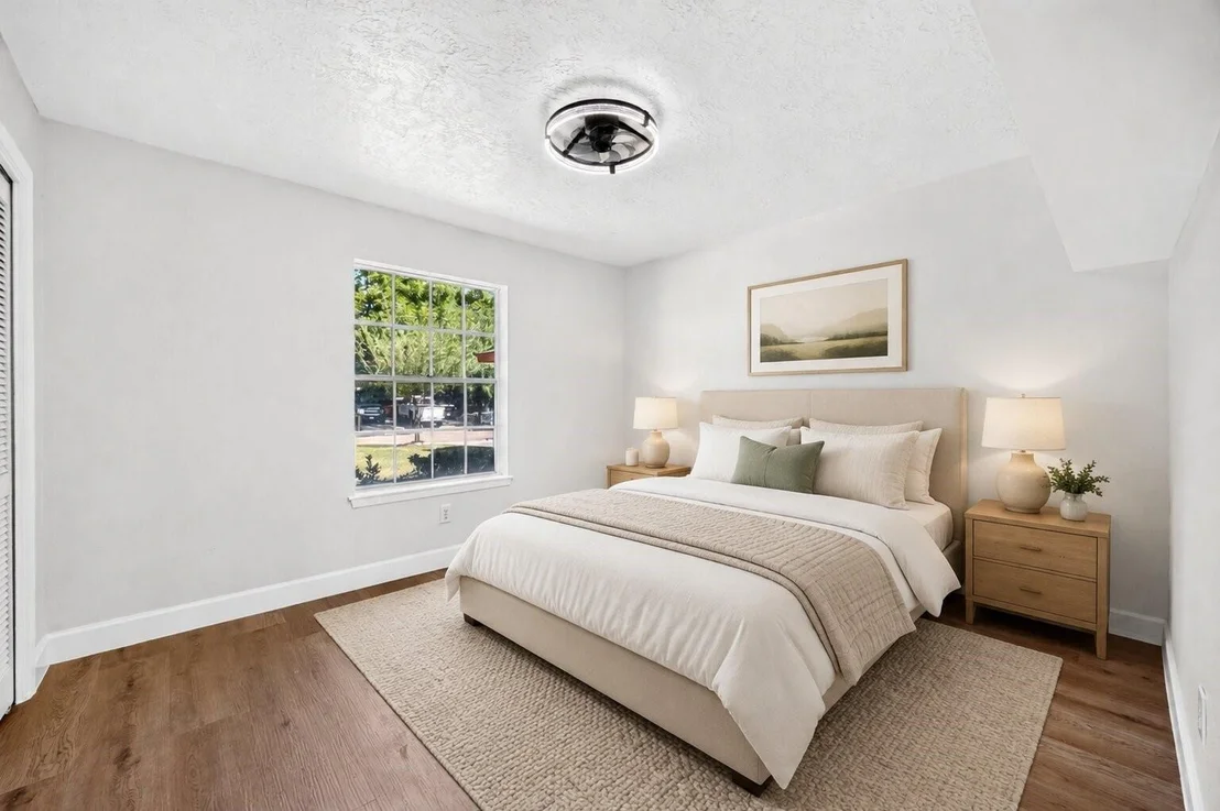 Photo of 8515 Rivercross Road