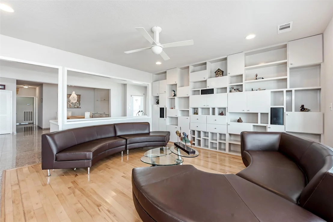Photo of 1334 Outrigger