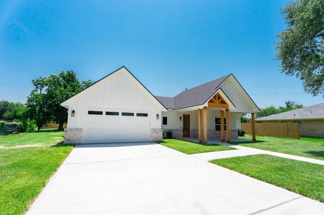 Photo of 1211 Cherokee Drive
