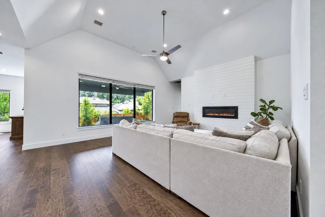 Photo of 115 Oak Estates Drive