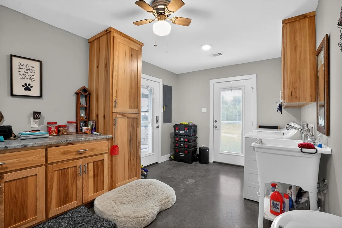 Photo of 7821 County Road 460