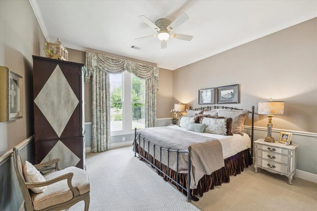 Photo of 23 E Loftwood Circle