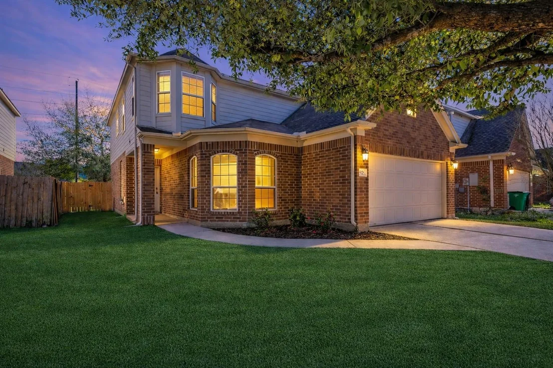 Photo of 5026 Forest Hurst Drive