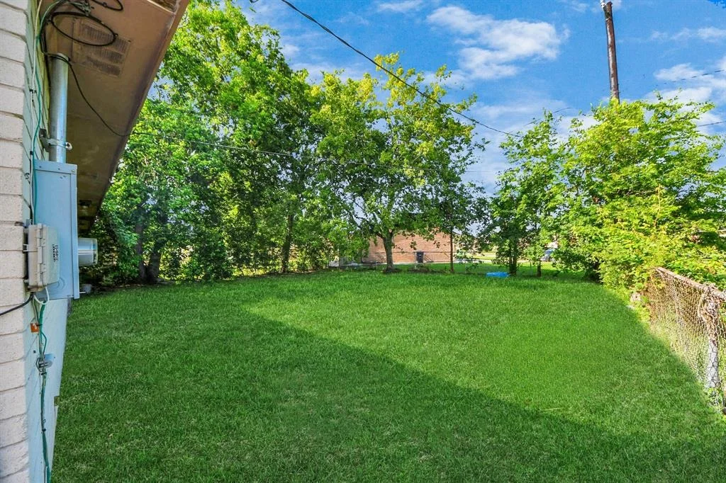 Photo of 12610 Chiswick Road