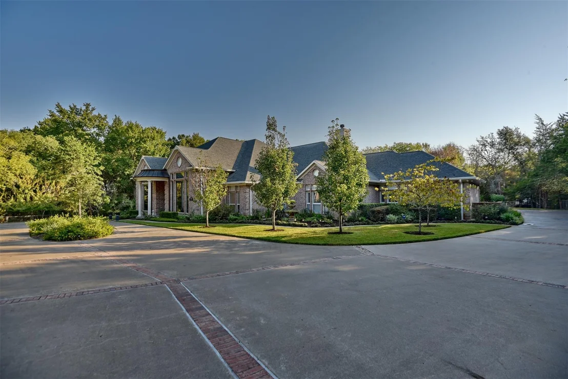 Photo of 851 Elm Drive