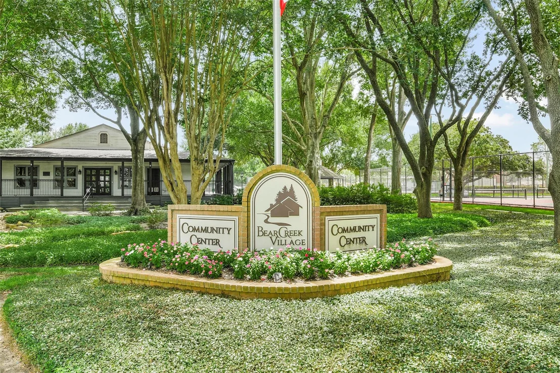 Photo of 4805 Whispering Falls Drive
