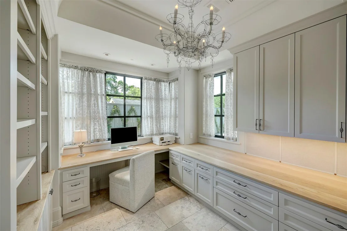 Photo of 5555 Cranbrook Road