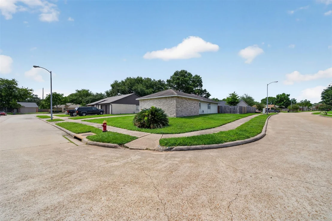 Photo of 17002 Dew Drop Lane