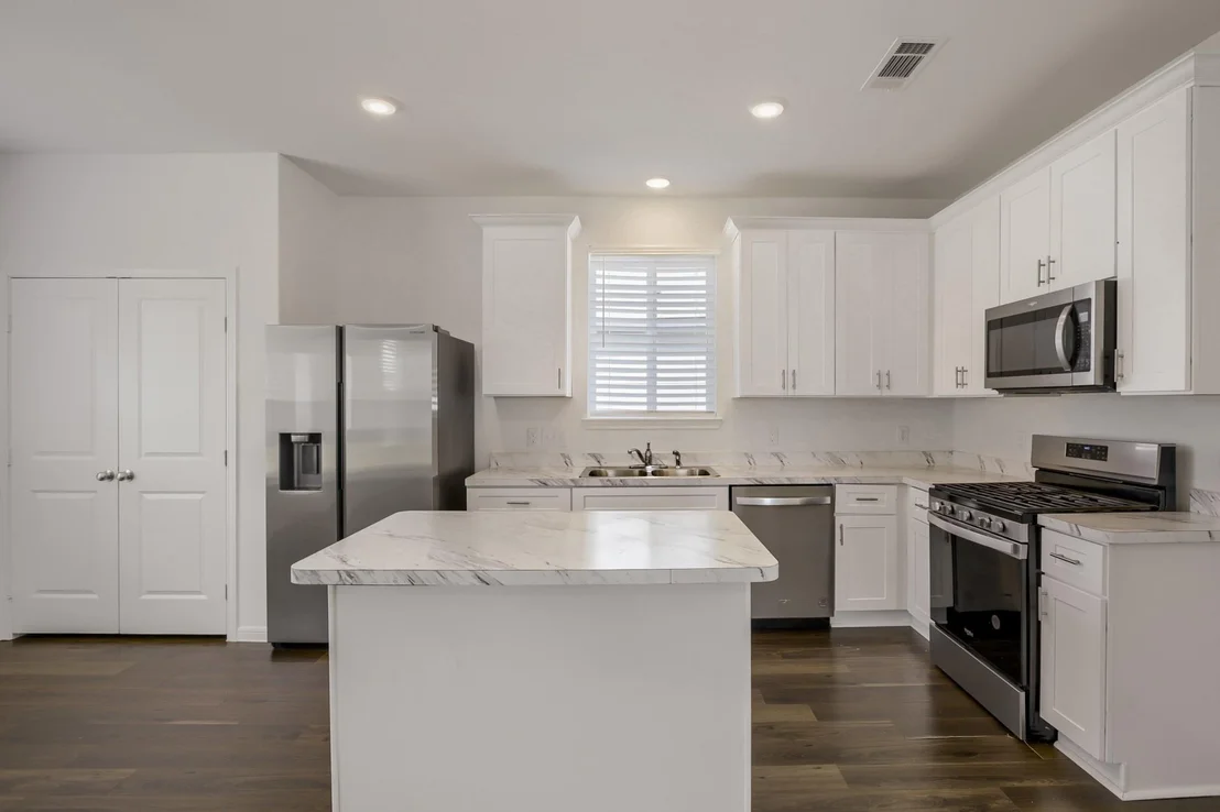 Photo of 21534 Austell Pond Drive