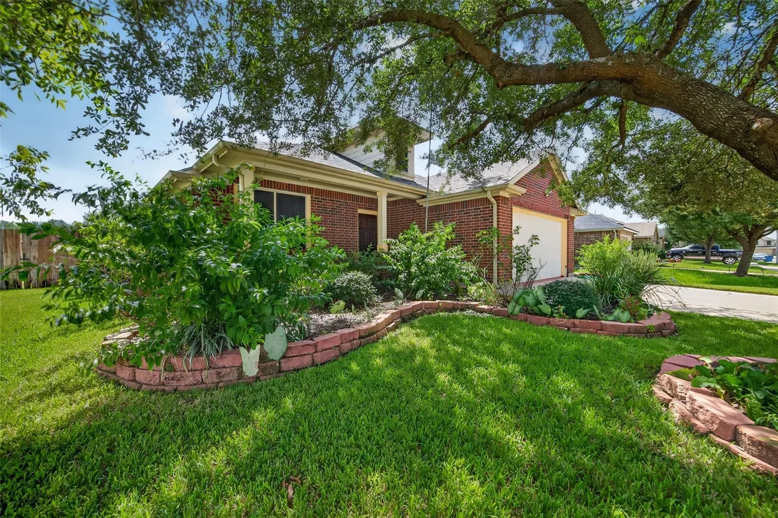 Photo of 15734 Bannowsky Lane