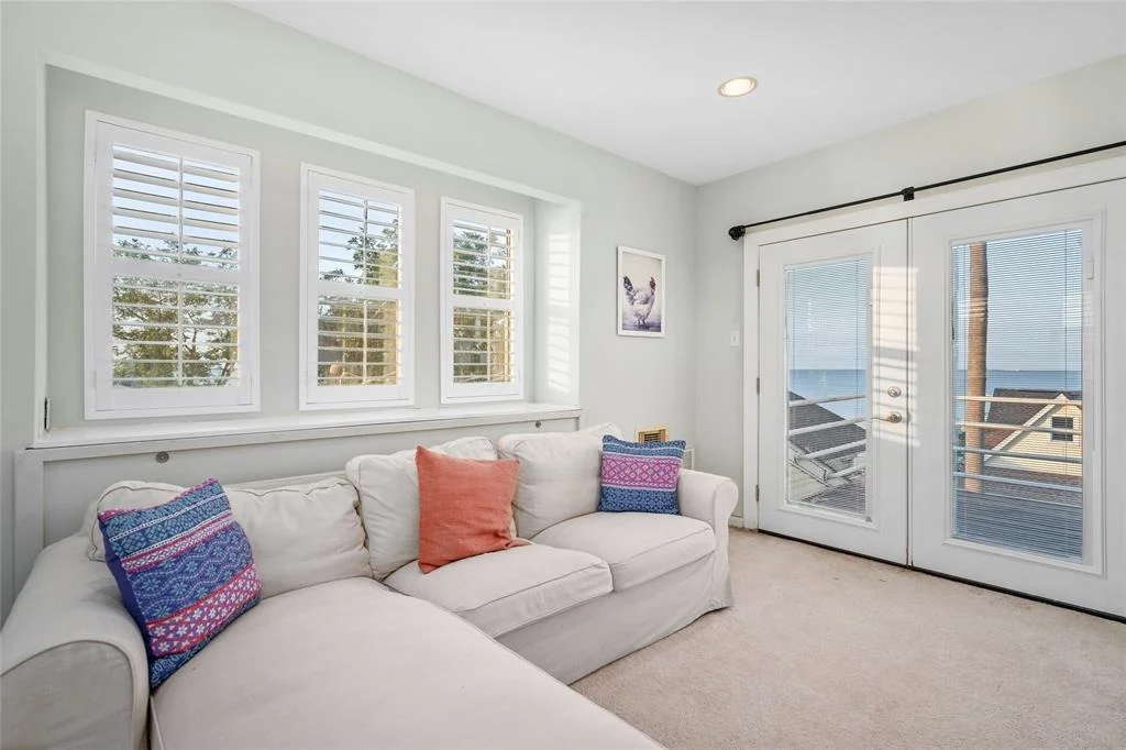 Photo of 4733 W Bayshore Drive