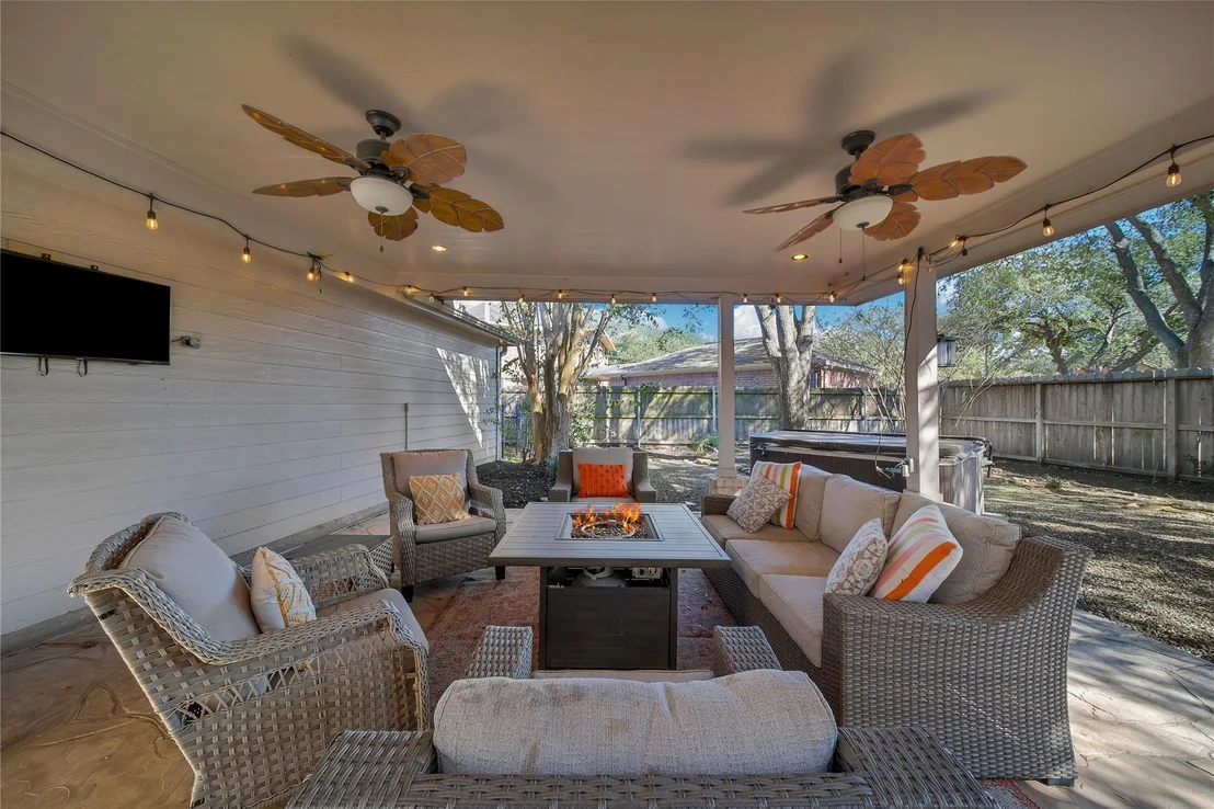 Photo of 15122 Windsdowne Lane