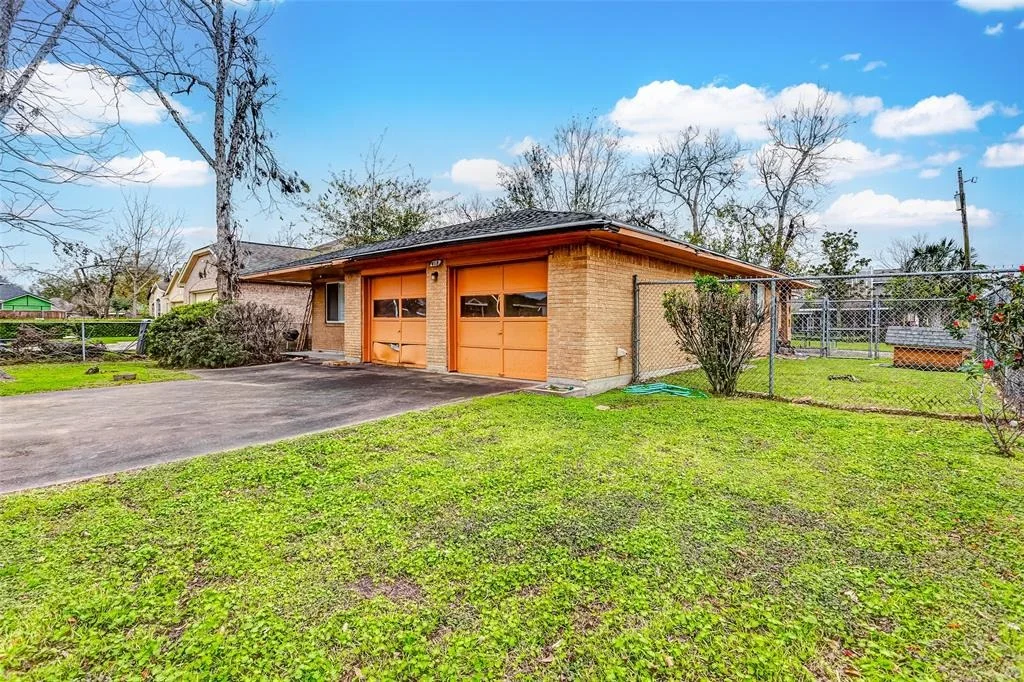 Photo of 418 Cliffside Drive