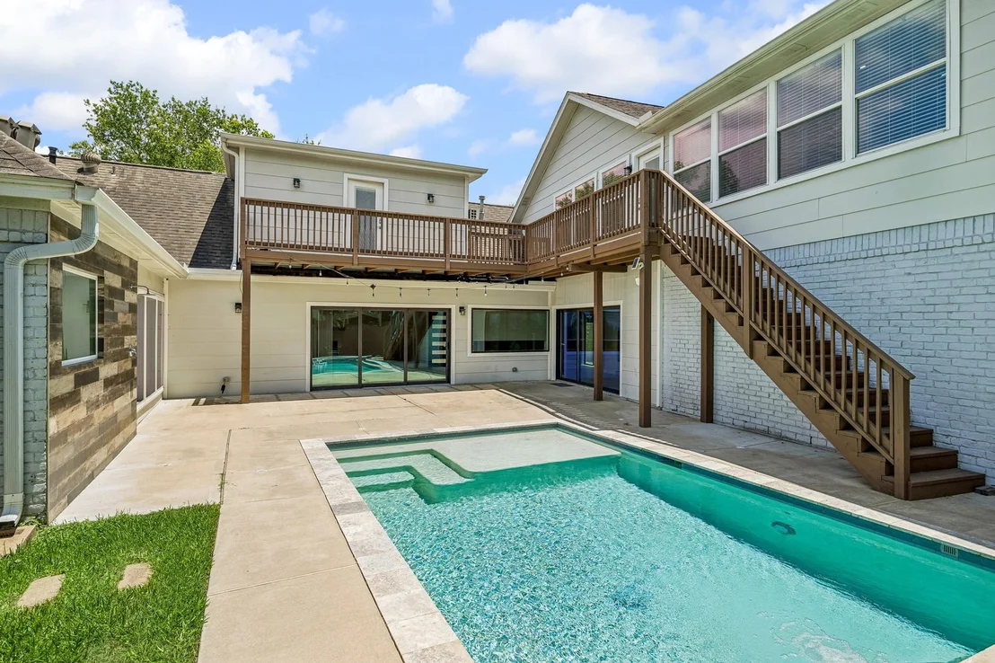 Photo of 922 Crossroads Drive